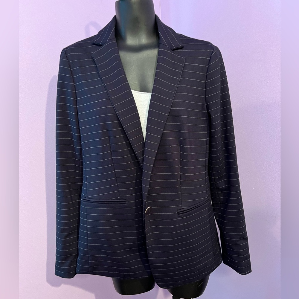 Size 6 Knit Ann Taylor Blazer. Excellent Condition
